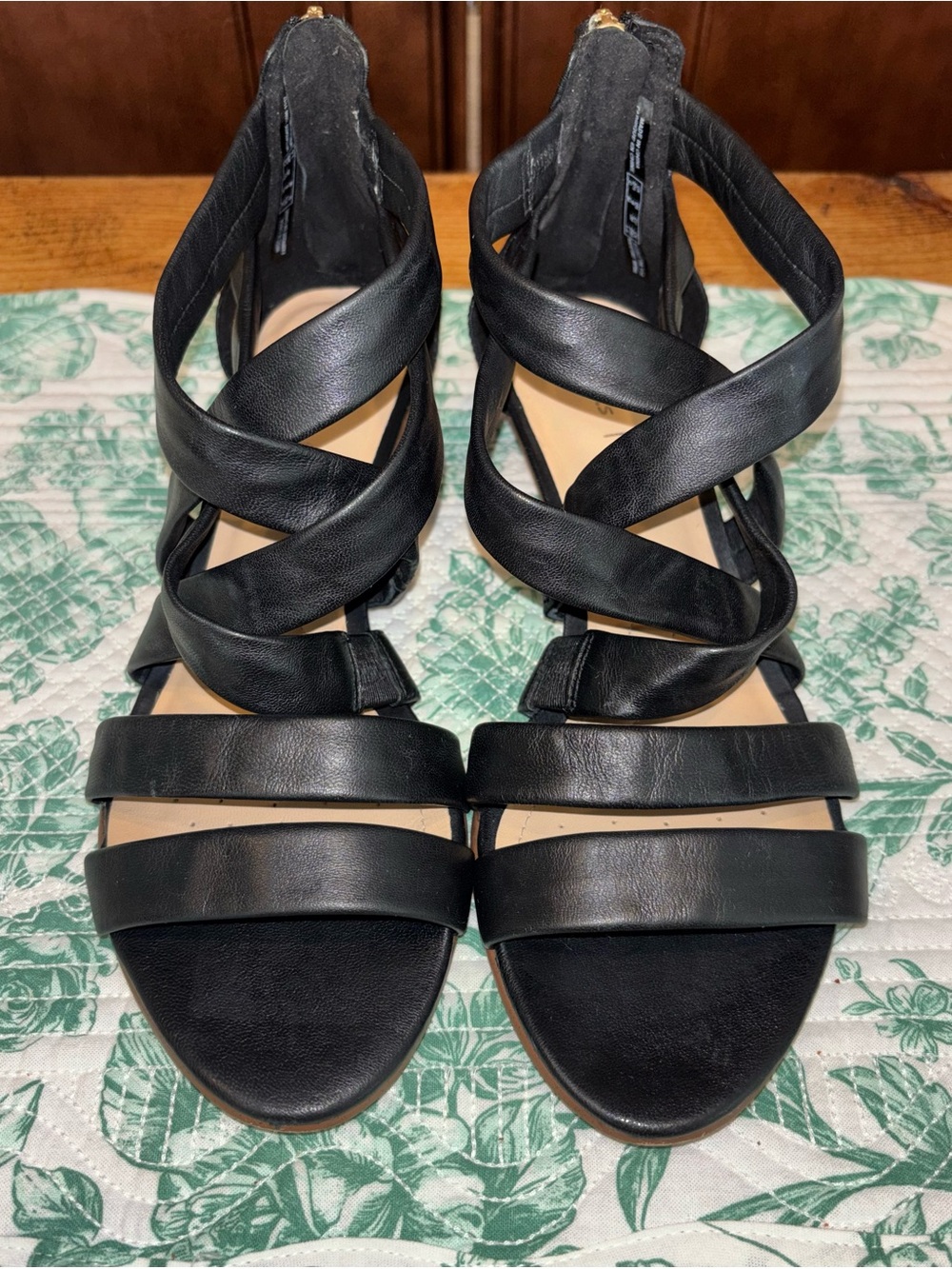 Clarks Heel Strappy Black Sandals size 8 Shoes